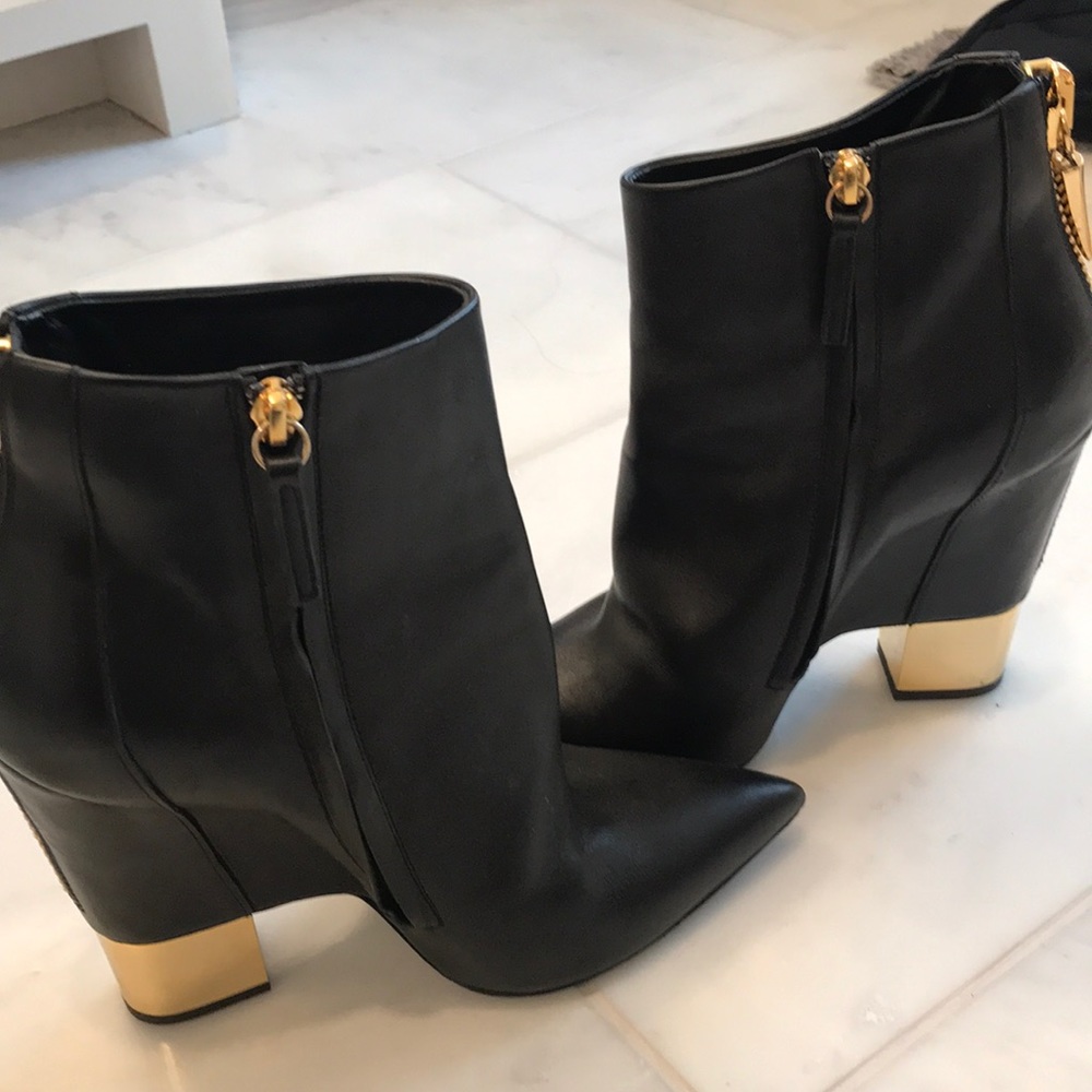 Giuseppe Zanotti Black Ankle Boots with Gold Heel - Picture 3 of 7